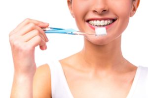 recomendaciones para lavarte los dientes cuando llevas ortodoncia